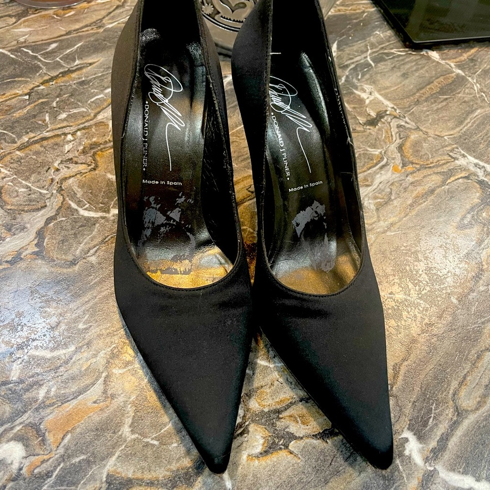 Donald J Pliner stiletto 8.5